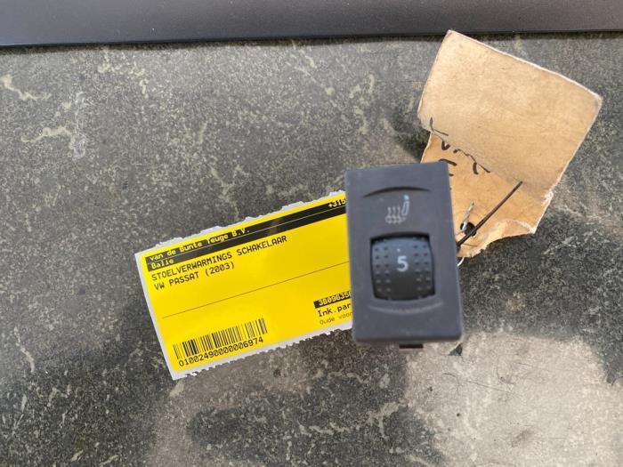 Stoelverwarmings Schakelaar van een Volkswagen Passat, Auto-onderdelen, Interieur en Bekleding, Gebruikt, 3 maanden garantie, Ophalen of Verzenden