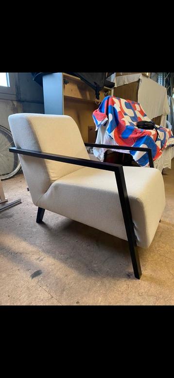 Lounge zetel beschikbaar voor biedingen