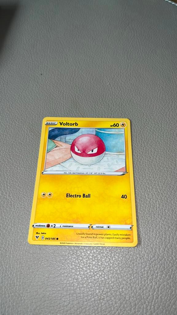 Voltorb 045/185, Hobby en Vrije tijd, Verzamelkaartspellen | Pokémon, Nieuw, Losse kaart, Ophalen of Verzenden