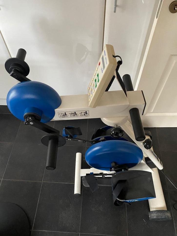 Motomed viva 1 armen en benen met kuitschalen in goede staa, Divers, Matériel Infirmier, Utilisé, Enlèvement ou Envoi