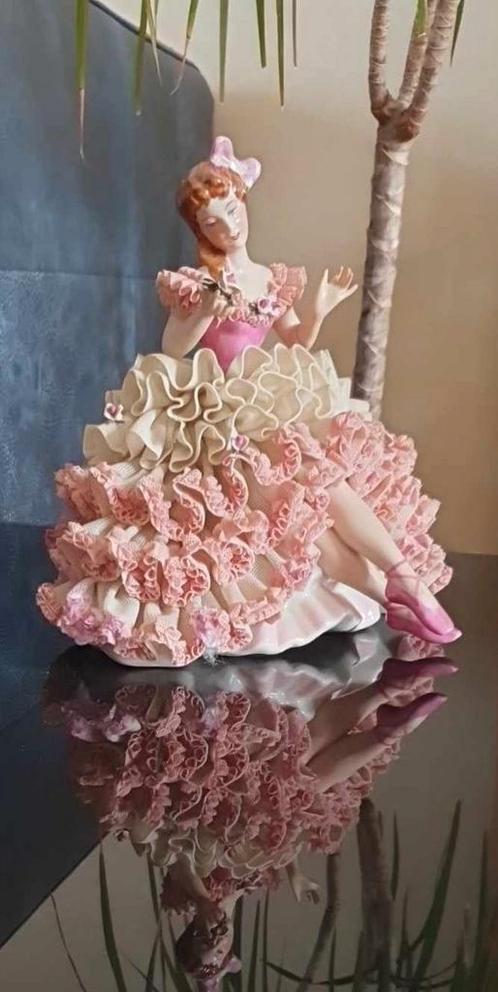 Geërfd. Antieke Prachtige Kanten beeld., Antiek en Kunst, Curiosa en Brocante, Verzenden
