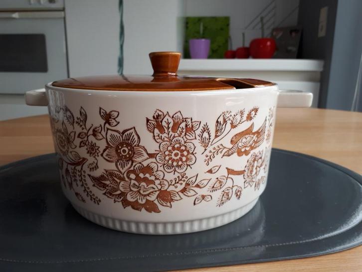 SOUPIERE BOCH, Maison & Meubles, Cuisine | Vaisselle, Comme neuf, Récipient(s), Autres styles, Porcelaine, Enlèvement ou Envoi