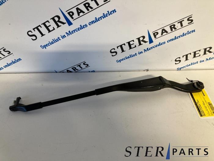 Ruitenwisserarm voor van een Mercedes E-Klasse, Ophalen of Verzenden, 3 maanden garantie, Gebruikt, Mercedes-Benz
