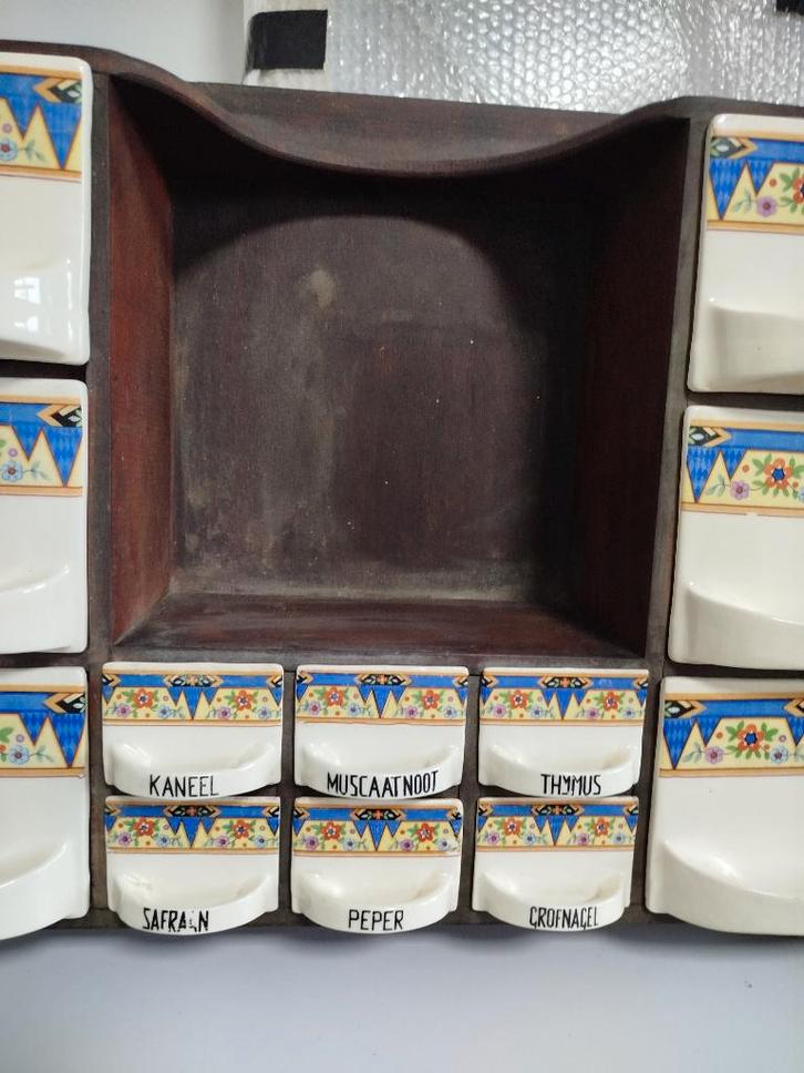 Antieke keukenkastjes met porseleinen poties., Huis en Inrichting, Keuken | Keukenelementen, Gebruikt, Minder dan 100 cm, 50 tot 100 cm