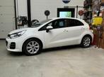 KIA RIO BENZINE 56.000 KM TOPSTAAT - GARANTIE -, Auto's, Voorwielaandrijving, Euro 5, Stof, Zwart