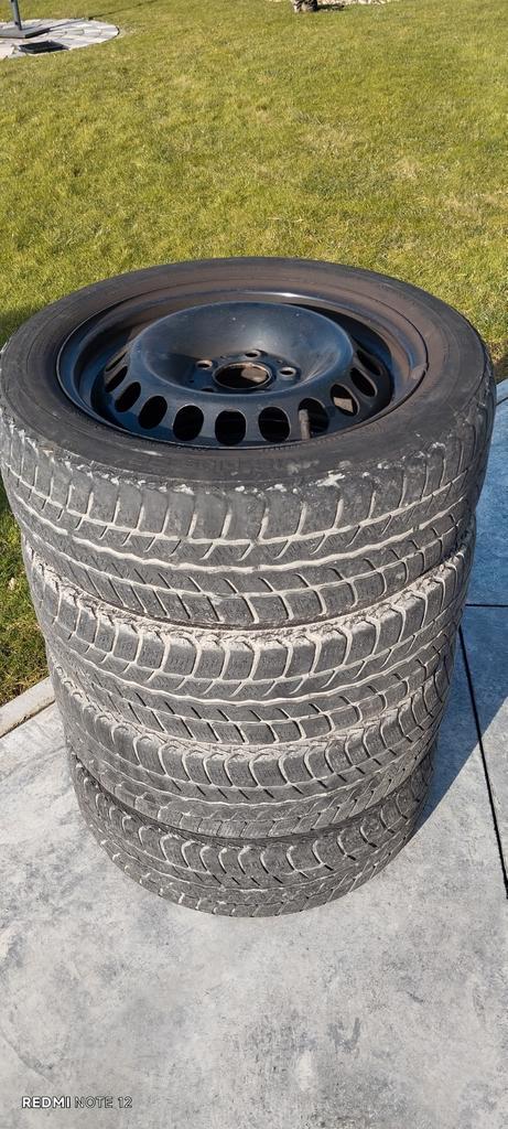 Te koop 4 16 inch 5-gaats stalen velgen met winterbanden, Auto-onderdelen, Banden en Velgen, Band(en), Winterbanden, 16 inch, Ophalen of Verzenden