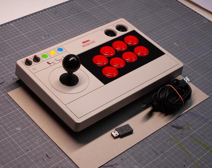 Arcade Stick 8bitdo, Games en Spelcomputers, Spelcomputers | Nintendo Consoles | Accessoires, Zo goed als nieuw, Switch, Overige controllers