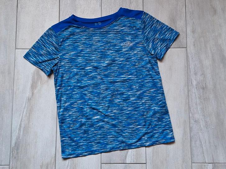 ★ M134/140 - Sportshirt, Kinderen en Baby's, Kinderkleding | Maat 134, Zo goed als nieuw, Jongen, Shirt of Longsleeve, Ophalen of Verzenden