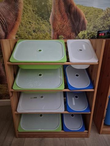 Rek met bakken – ideaal voor de kinderkamer beschikbaar voor biedingen