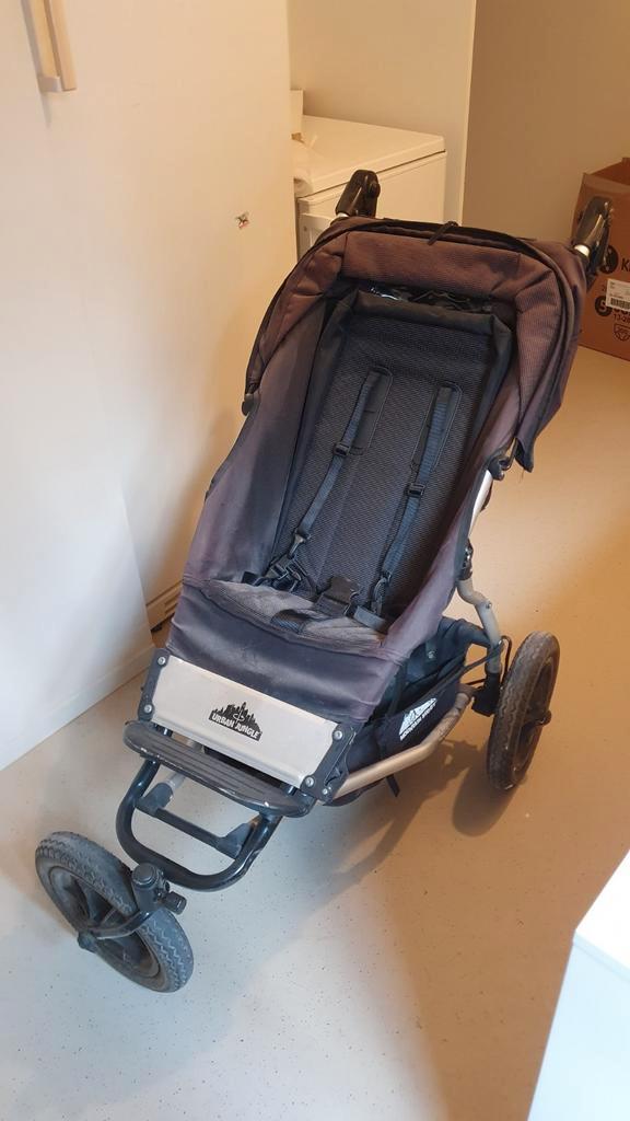 Mountain Buggy Urban Jungle + mand + maxi cosi +regenhoezen, Kinderen en Baby's, Buggy's, Gebruikt, Regenhoes, Ophalen