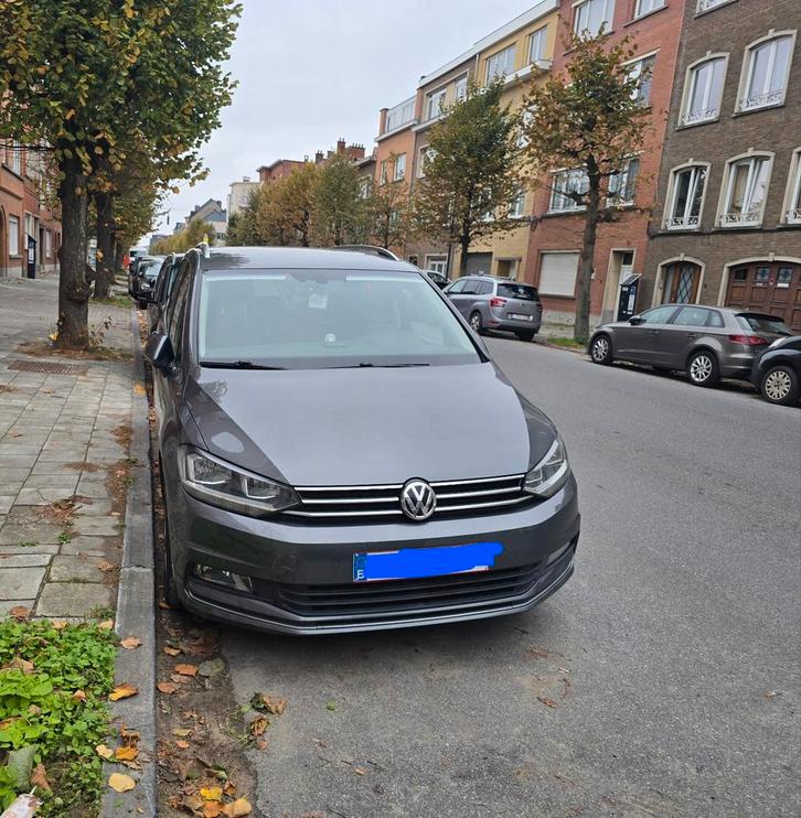 Vw touran 2L 7 places, Auto's, Volkswagen, Particulier, Touran, Achteruitrijcamera, Parkeercamera, Automaat, Ophalen
