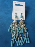 Zilverkleurige 3D oorhanger met mintgroene kraaltjes (NIEUW), Handtassen en Accessoires, Oorbellen, Overige materialen, Hangers