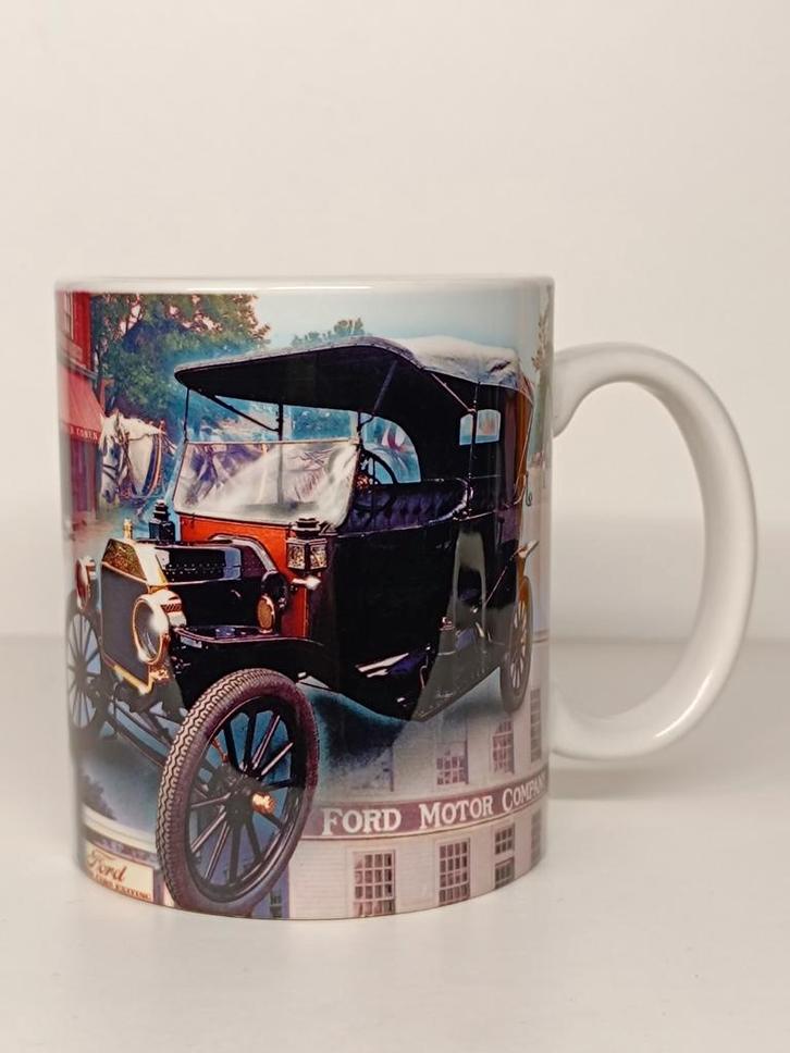 Henry Ford's model T Greenfield Village mok, Hobby en Vrije tijd, Verzamelkaartspellen | Pokémon, Ophalen of Verzenden