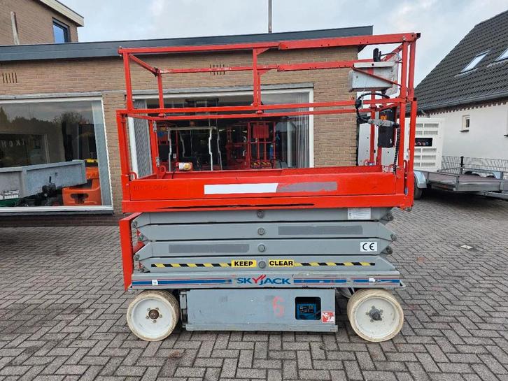 Skyjack Sj3226 10m hoogwerker schaarlift, Zakelijke goederen, Machines en Bouw | Liften, Steigers en Ladders