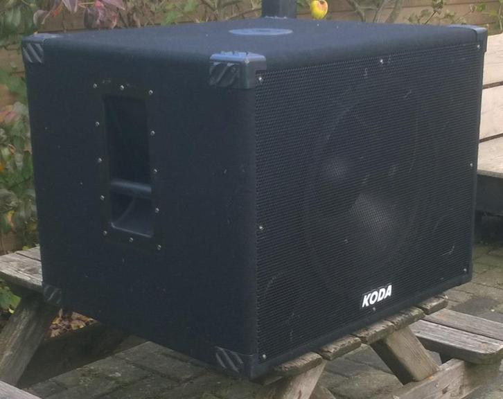 Luidsprekers sub 300 - 600 Watt 15 inch, 2 stuks, Audio, Tv en Foto, Luidsprekerboxen, Refurbished, Subwoofer, 120 watt of meer