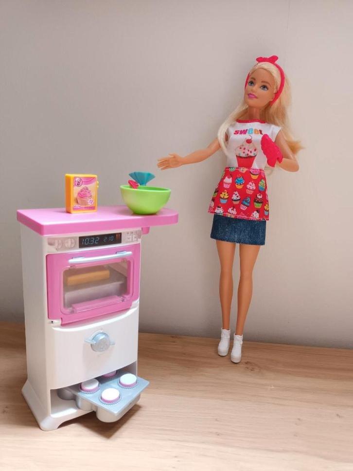 Barbie Cooking & Baking (cupcakes) Bakkerspop & Speelset, Enfants & Bébés, Jouets | Poupées, Comme neuf, Barbie, Enlèvement