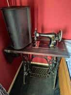 Singer naaimachine 1910 - serienummer F - box en tafel, Antiek en Kunst, Ophalen