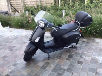 Vespa 125cc beschikbaar voor biedingen