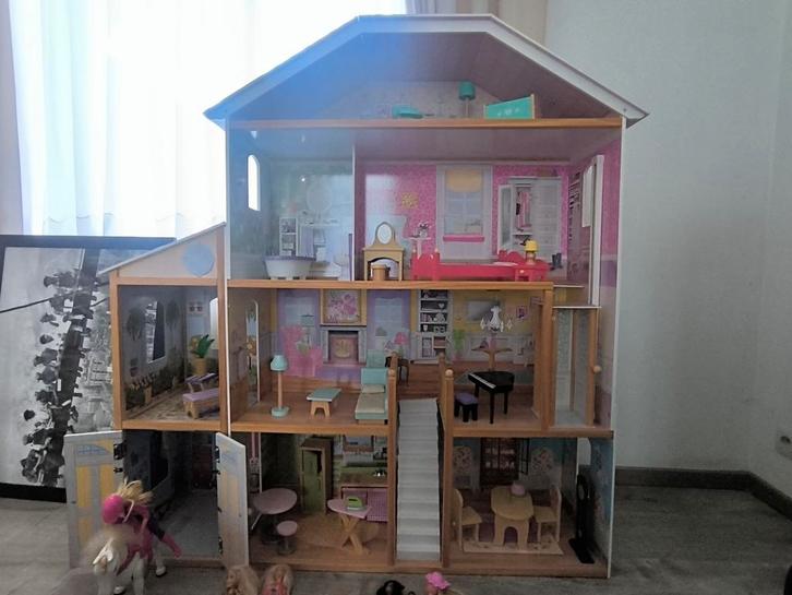 Maison barbies xxl, Enfants & Bébés, Jouets | Autre, Enlèvement
