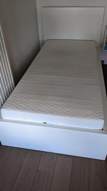 1 persoonsbed + matras beschikbaar voor biedingen