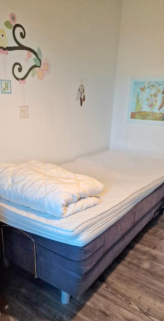 Joli lit simple à sommier électrique., Maison & Meubles, Chambre à coucher | Lits boxsprings, Comme neuf, 200 cm, Une personne