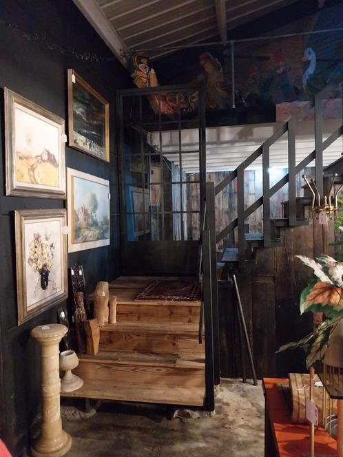Tweedehandszaak out&nief, Huis en Inrichting, Woonaccessoires | Kisten, Gebruikt, Ophalen