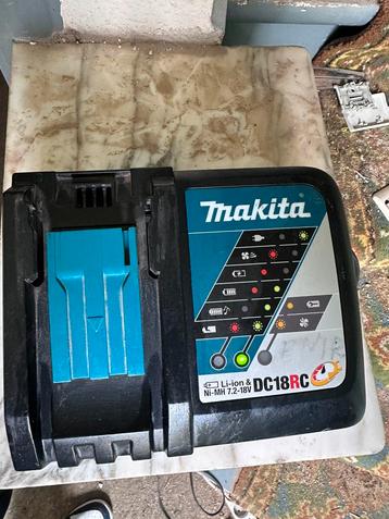 Makita Snellader – 18V Accu in 30 min Vol! beschikbaar voor biedingen