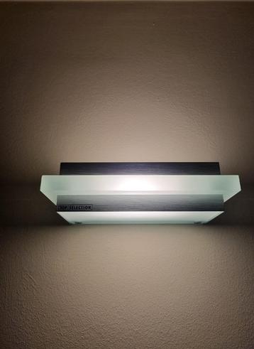 Wand verlichting massive beschikbaar voor biedingen