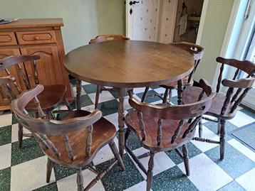 Table ronde et 6 chaises beschikbaar voor biedingen