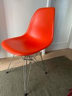 2 DSR VITRA-stoelen - papaverkleur, Huis en Inrichting, Ophalen, Zo goed als nieuw, Twee