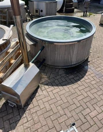 Hottubs houtgestookt - 2e hands - inc bezorging en plaatsing beschikbaar voor biedingen