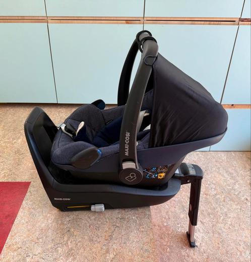 Maxi Cosi Pebble met Family fix adapter, Kinderen en Baby's, Autostoeltjes, Zo goed als nieuw, Maxi-Cosi, Autogordel of Isofix