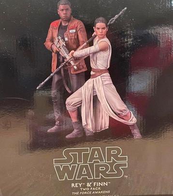 Figurines STAR WARS de REY & FIN en résine 