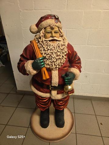 GROTE KERSTMAN Hoogte 130 cm maximale breedte 60 cm beschikbaar voor biedingen