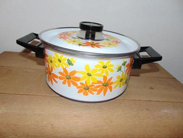 Kookpotje in email nieuw beschikbaar voor biedingen