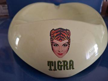 Cendrier et boîte à tabac Tigra, Enlèvement