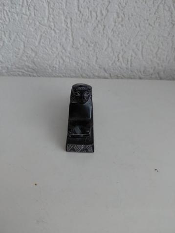 Egyptisch beeld beschikbaar voor biedingen