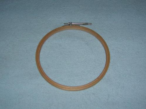 Borduurring 20 cm (hout), Hobby en Vrije tijd, Borduren en Borduurmachines, Zo goed als nieuw, Handborduren, Ophalen
