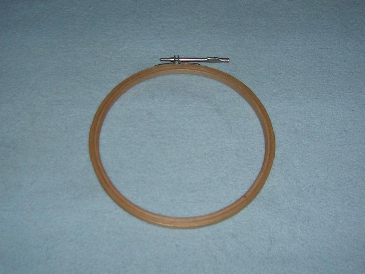 Borduurring 20 cm (hout), Hobby en Vrije tijd, Borduren en Borduurmachines, Zo goed als nieuw, Handborduren, Ophalen