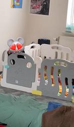 Grijs-wit babyhek, Kinderen en Baby's, Babyparken, Ophalen, Zo goed als nieuw, Rechthoekig