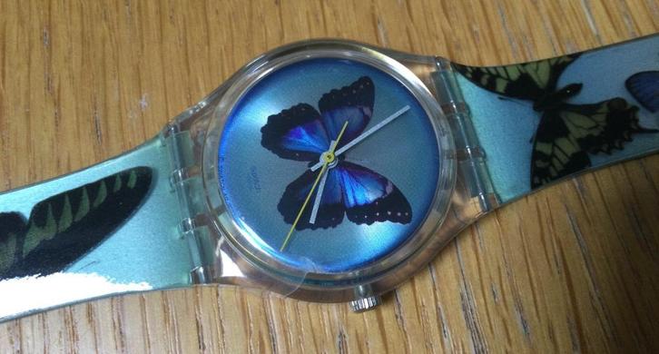 Vintage horloges (2001) Swatch "Butterfly” (nieuw), Handtassen en Accessoires, Horloges | Dames, Nieuw, Swatch, Ophalen