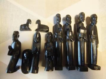 kerstbeeldjes ,ebbenhouten beschikbaar voor biedingen