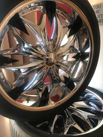 24 inch velgen met banden. Chroom beschikbaar voor biedingen