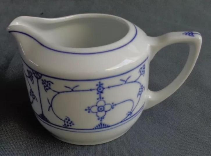 KAHLA BLAU SAKS melkkannetje roomkan H7,5xO8cm 25cl, Huis en Inrichting, Keuken | Servies, Zo goed als nieuw, Verzenden