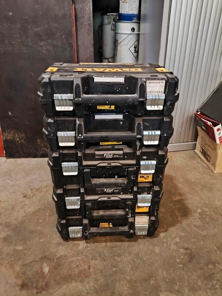 Dewalt boîte vide à vendre, Doe-het-zelf en Bouw, Kratten en Dozen, Zo goed als nieuw, Doos, Ophalen