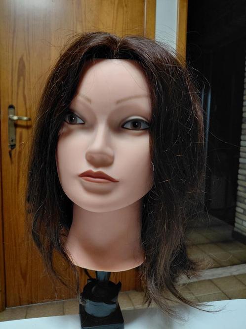 Oefenhoofd met echt haar ( bruin haar), Handtassen en Accessoires, Uiterlijk | Haarverzorging, Gebruikt, Overige typen, Ophalen of Verzenden