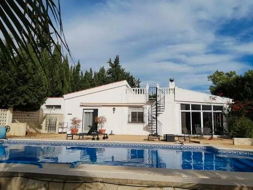 VILLA INDÉPENDANTE AVEC PISCINE ET VUE À LA CAMPAGNE, Immo, Buitenland, Spanje, Woonhuis, Landelijk