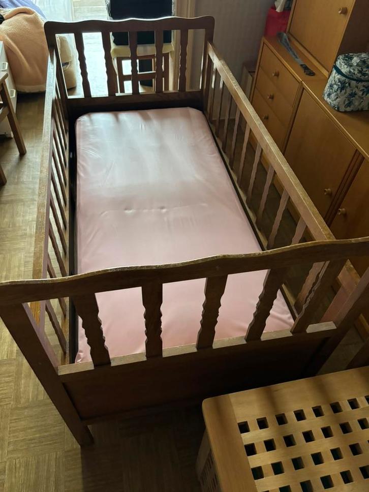 Lit enfants vintage, Enfants & Bébés, Chambre d'enfant | Lits, Utilisé, Matelas, Enlèvement