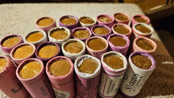 Rollen 2 euro herdenkingsmunten, Postzegels en Munten, Munten | Europa | Euromunten, Losse munt, 2 euro, Finland, Ophalen of Verzenden