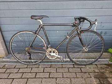 oude koersfiets beschikbaar voor biedingen